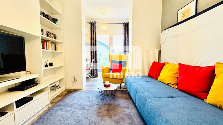 (R)eserviert!Sanierter Zweigenerationen-Traum mit Pooloase und autarker Zukunftsvorsorge - WE1 EG Gästezimmer / Büro / Zugang Terrasse 1